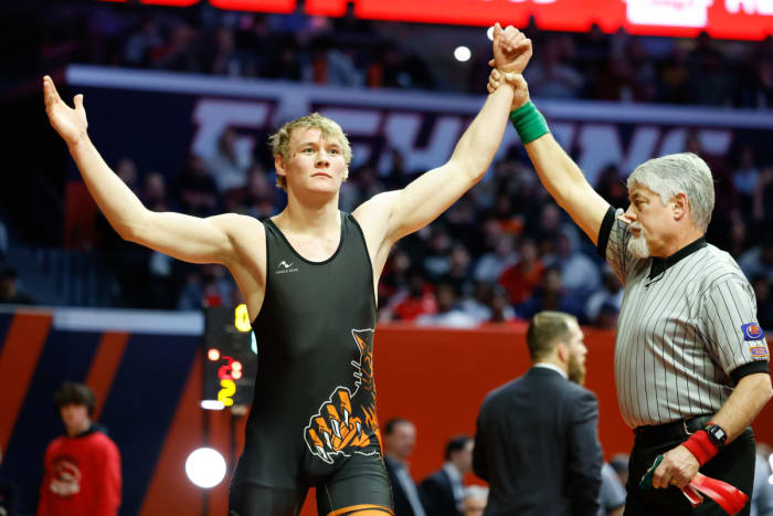 Illinois state wrestling championships February 18 2023 Nate Latsch 15363
